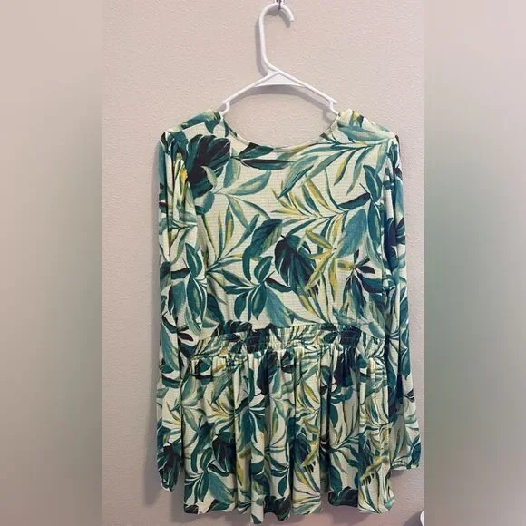 Torrid Textured Knit Surplice Puff Sleeve Babydoll Top 2X tropical leaf print - Picture 3 of 3